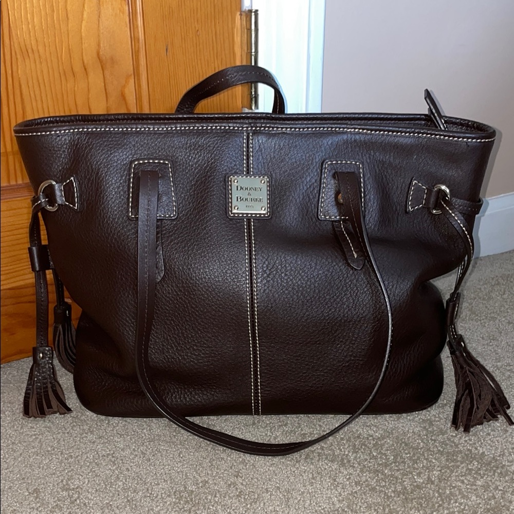 Dooney & Bourke Davis Tassel Zipper top Brown Leather Shopper Tote